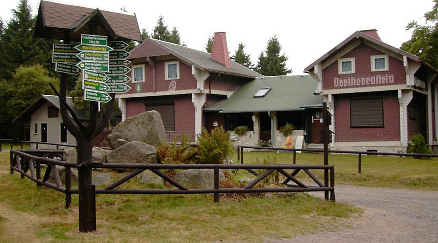 Der Rennsteig Höhenwanderweg im Thüringer Wald